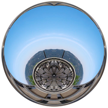 Sphere 18 [Hochhaus], 33 x 48 cm, C-Print, 2009